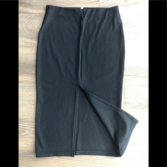 Black Front Slit Spandex Pencil Skirt - Picture 3 of 3